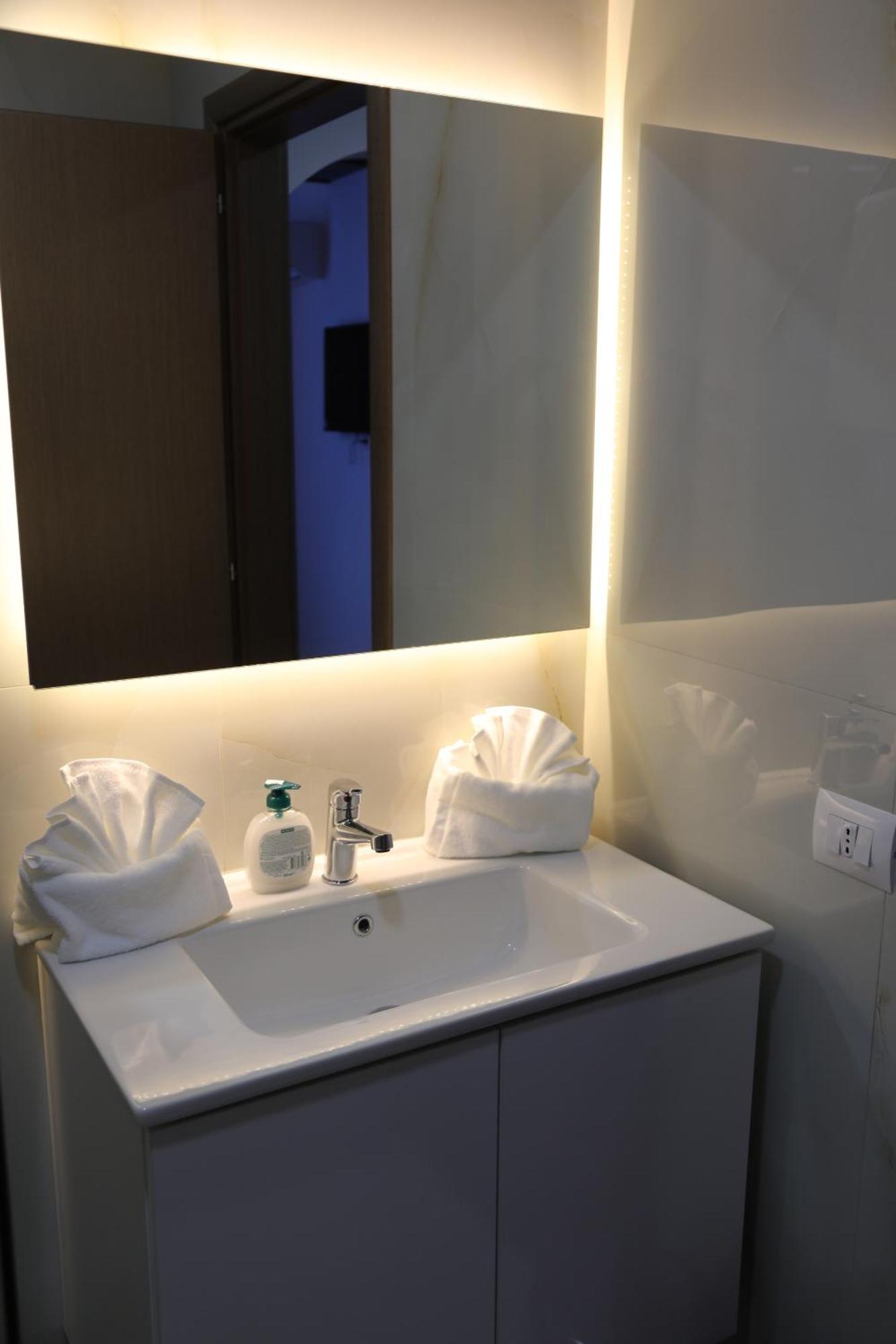 Pamja E Qyteteve Hotel *