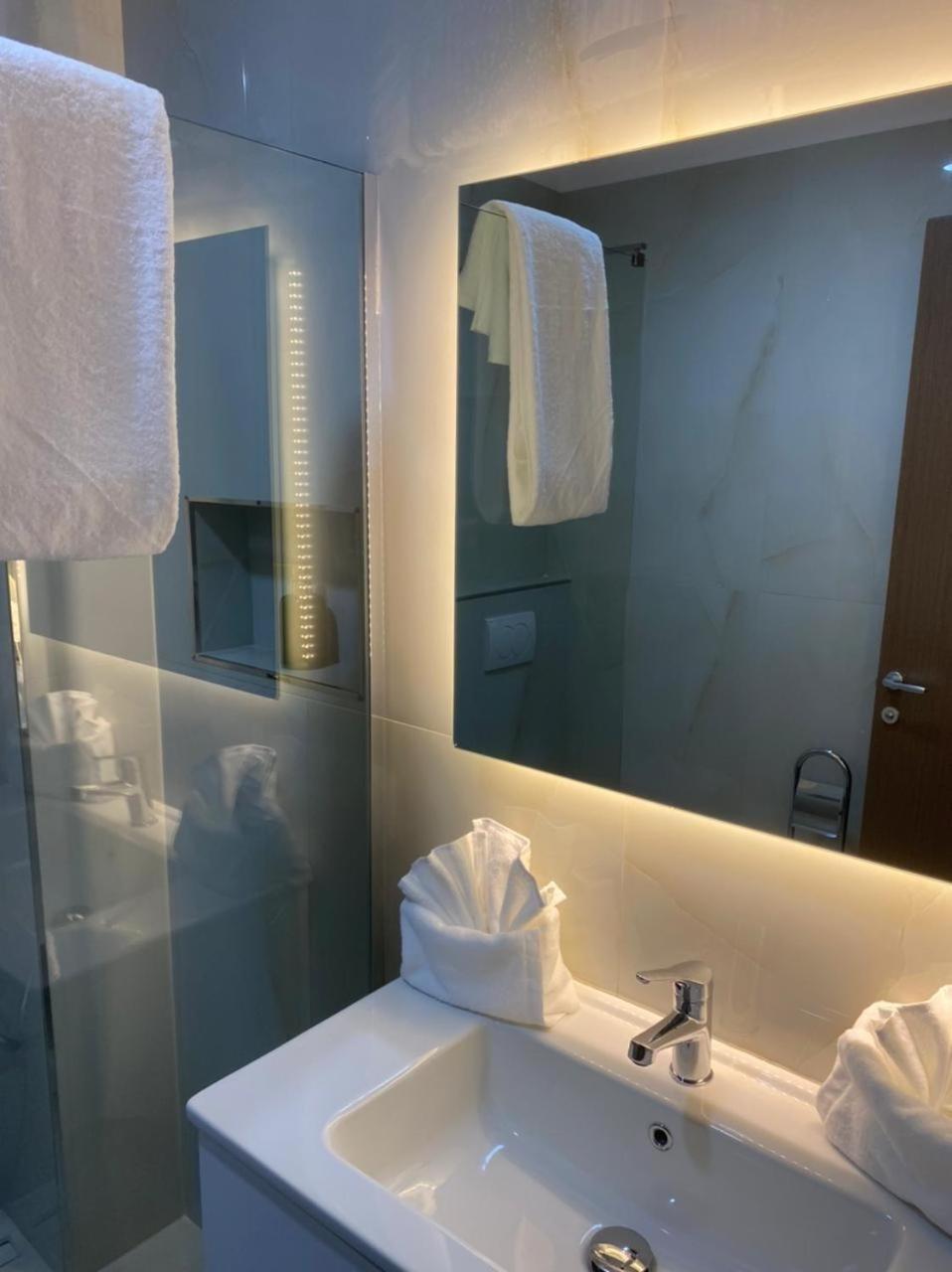 Pamja E Qyteteve Hotel Krujë